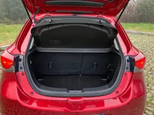 Mazda2 2023 - Come va