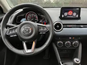 Mazda2 2023 - Come va