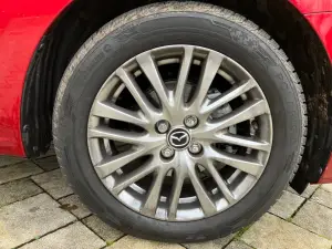 Mazda2 2023 - Come va