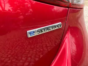 Mazda2 2023 - Come va