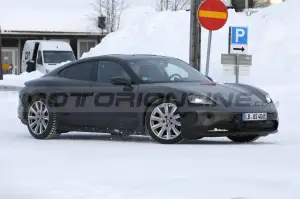 Porsche Taycan 2024 - Foto Spia 03-02-2023 - 1