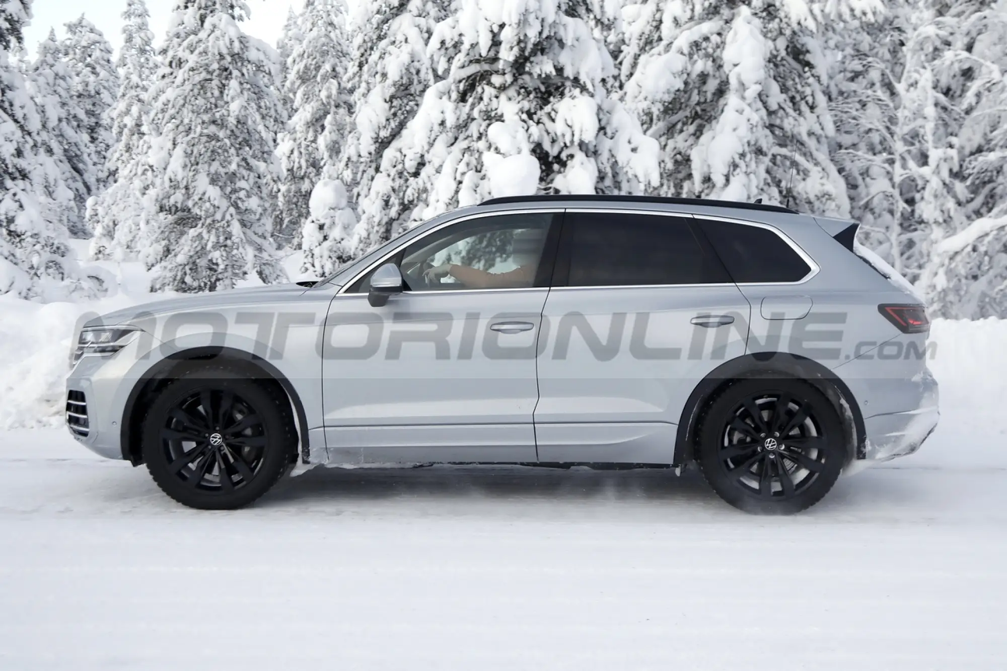 Volkswagen Touareg 2024 - Foto Spia 04-02-2023 - 4
