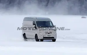 Renault Master 2024 - Foto spia 06-02-2023 - 1