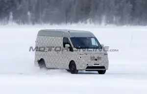 Renault Master 2024 - Foto spia 06-02-2023 - 3