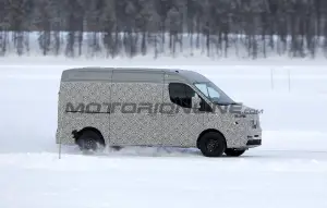 Renault Master 2024 - Foto spia 06-02-2023 - 5