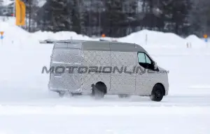Renault Master 2024 - Foto spia 06-02-2023 - 10