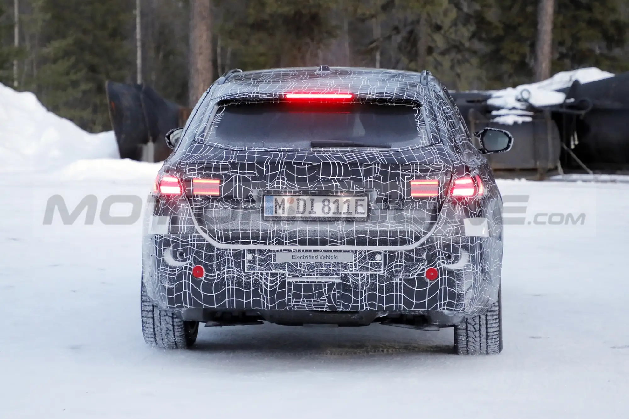BMW i5 Touring 2025 - Foto Spia 08-02-2023 - 12
