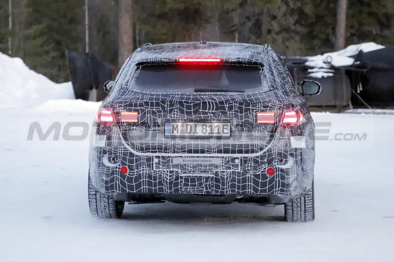 BMW i5 Touring 2025 - Foto Spia 08-02-2023 - 12