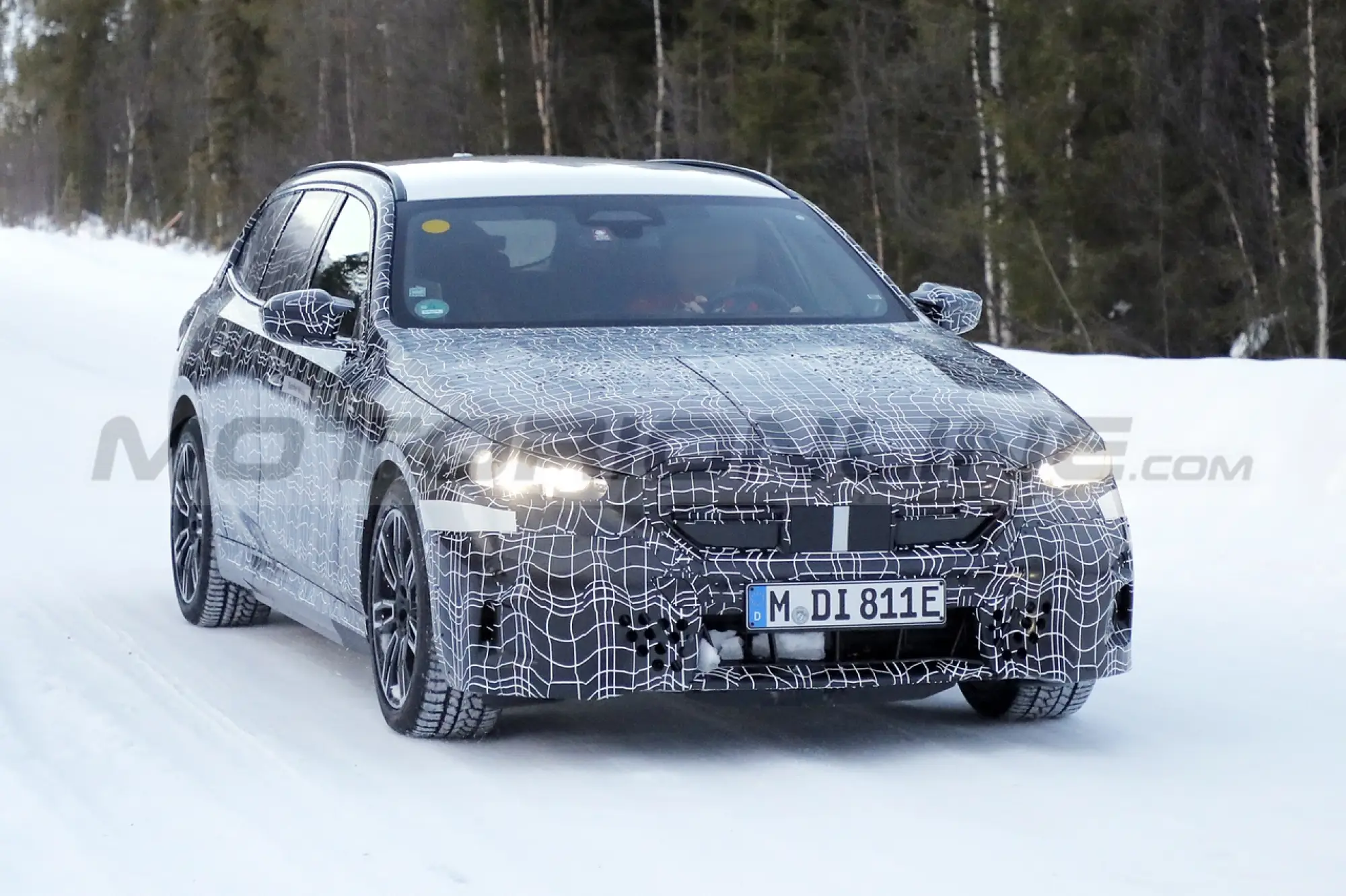 BMW i5 Touring 2025 - Foto Spia 08-02-2023 - 7