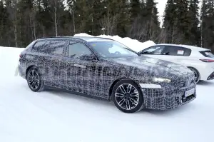 BMW i5 Touring 2025 - Foto Spia 08-02-2023 - 1