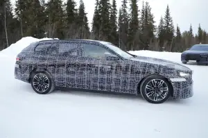 BMW i5 Touring 2025 - Foto Spia 08-02-2023 - 4