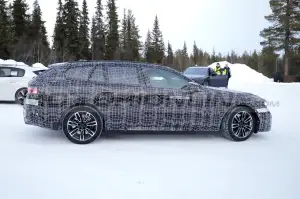 BMW i5 Touring 2025 - Foto Spia 08-02-2023 - 6