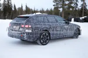 BMW i5 Touring 2025 - Foto Spia 08-02-2023 - 11