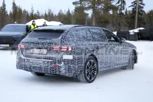 BMW i5 Touring 2025 - Foto Spia 08-02-2023 - 8