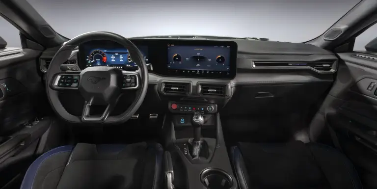 Ford Mustang Dark Horse 2024 interni - 15