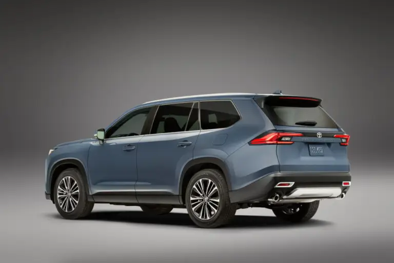 Toyota Grand Highlander - 16