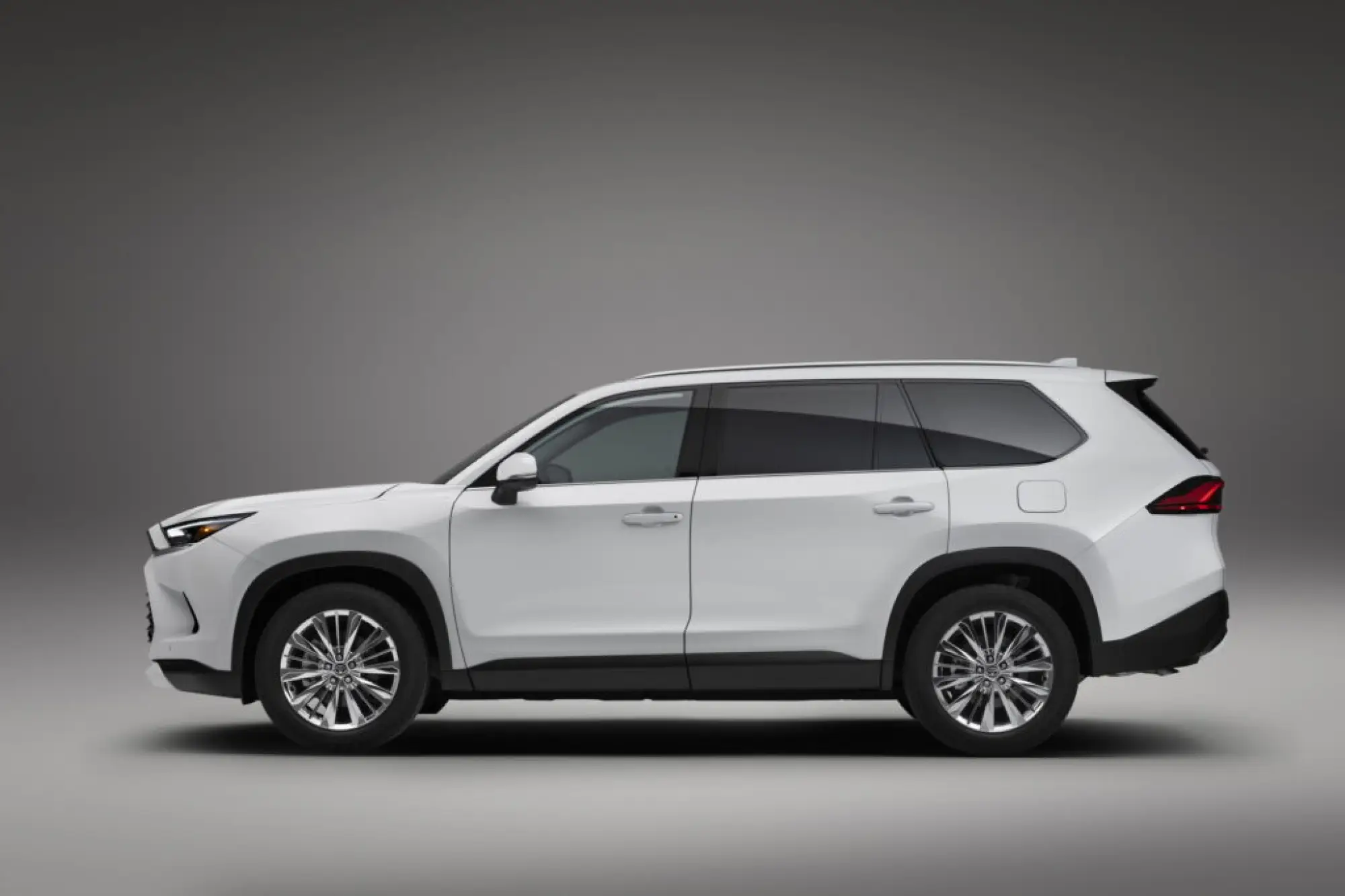 Toyota Grand Highlander - 14