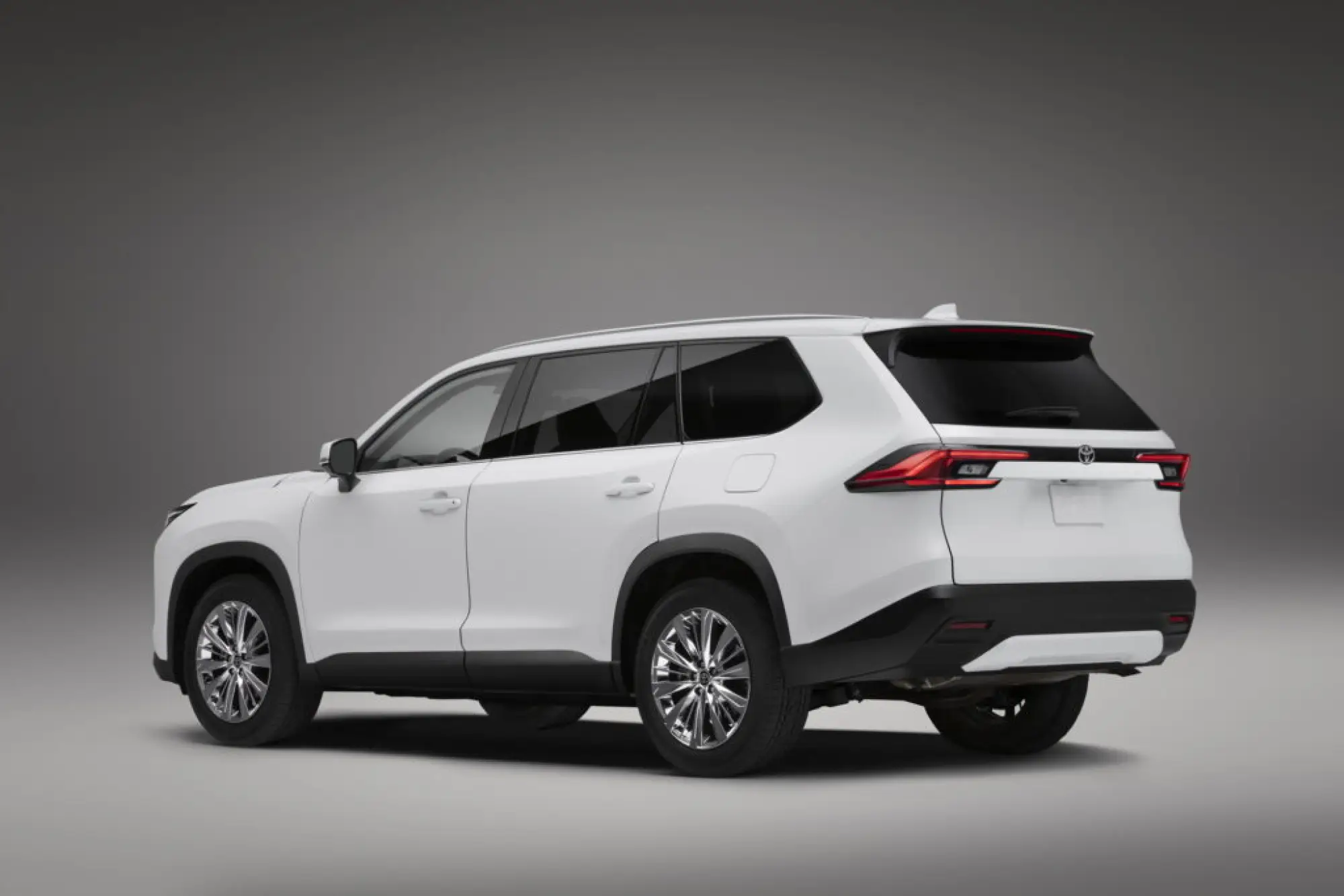 Toyota Grand Highlander - 2