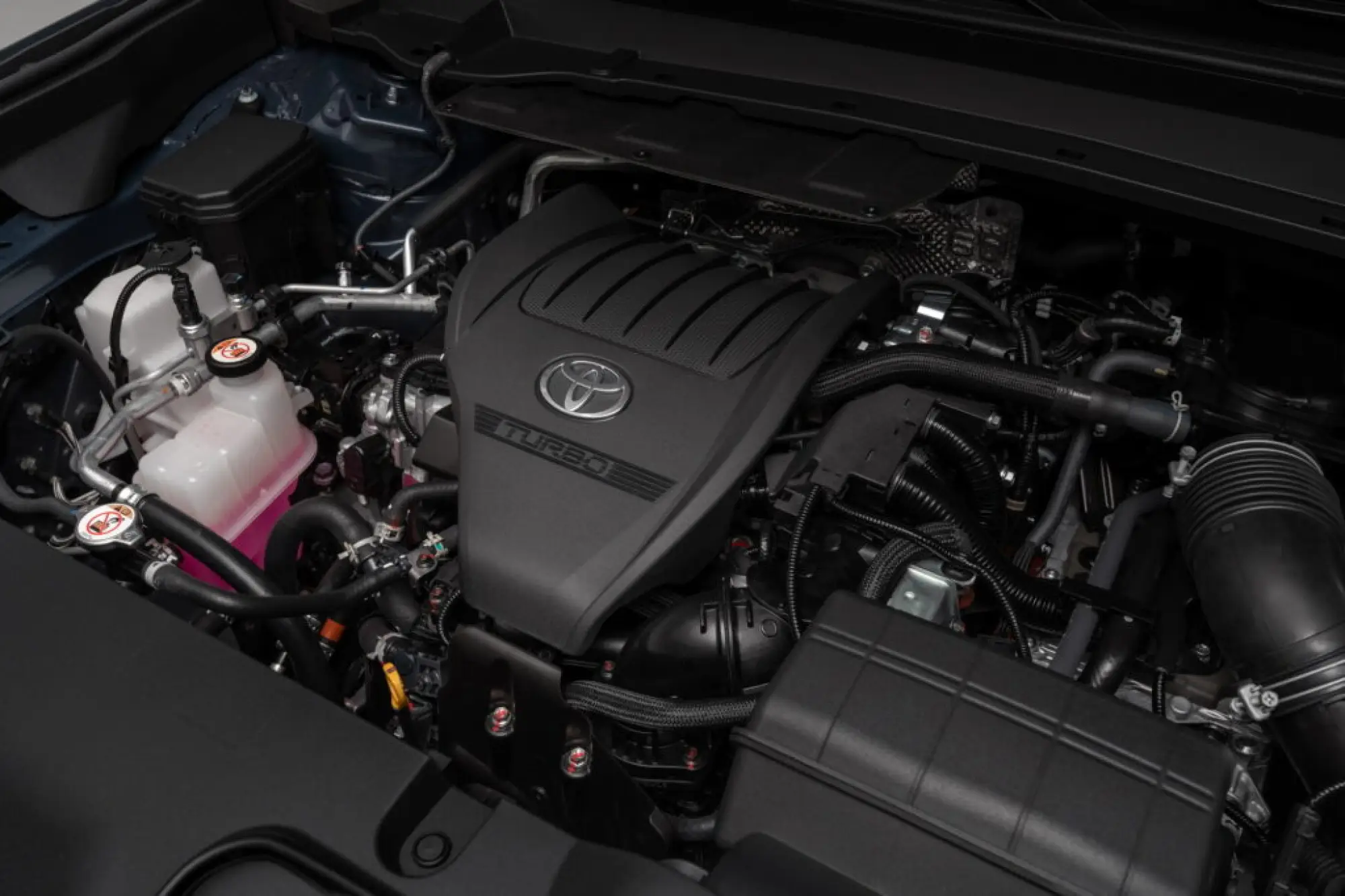 Toyota Grand Highlander - 27