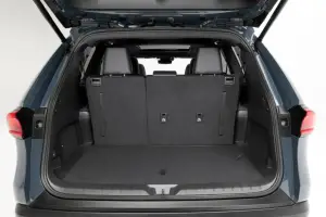 Toyota Grand Highlander - 31