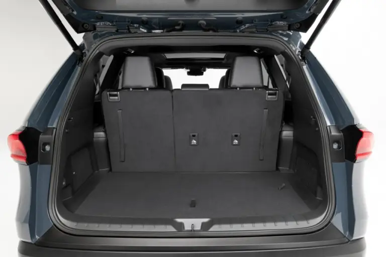 Toyota Grand Highlander - 31