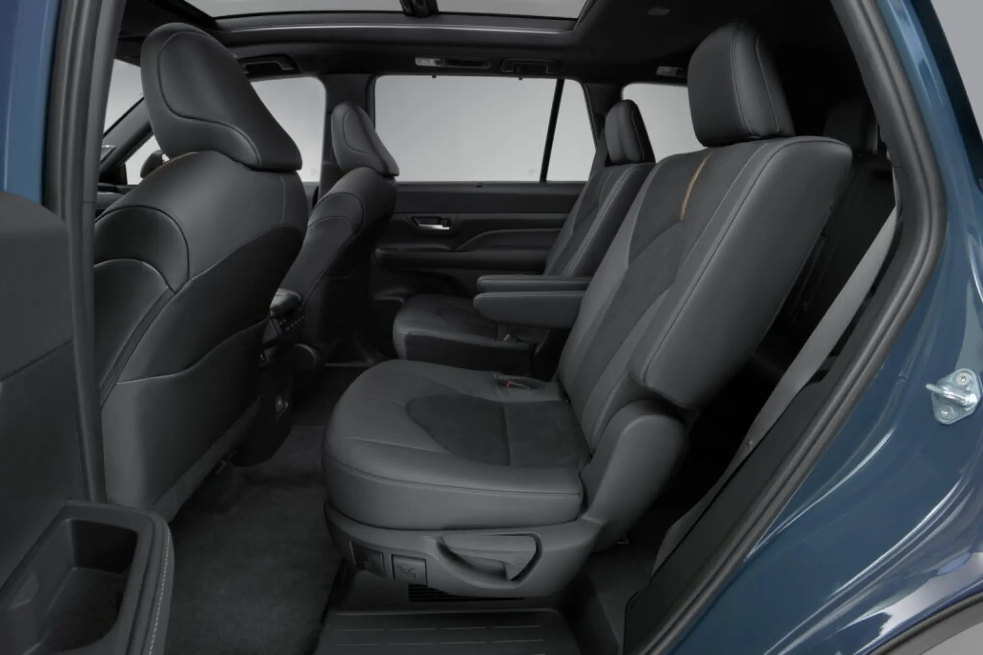 Toyota Grand Highlander - 24