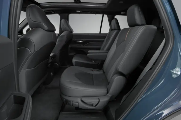 Toyota Grand Highlander - 24