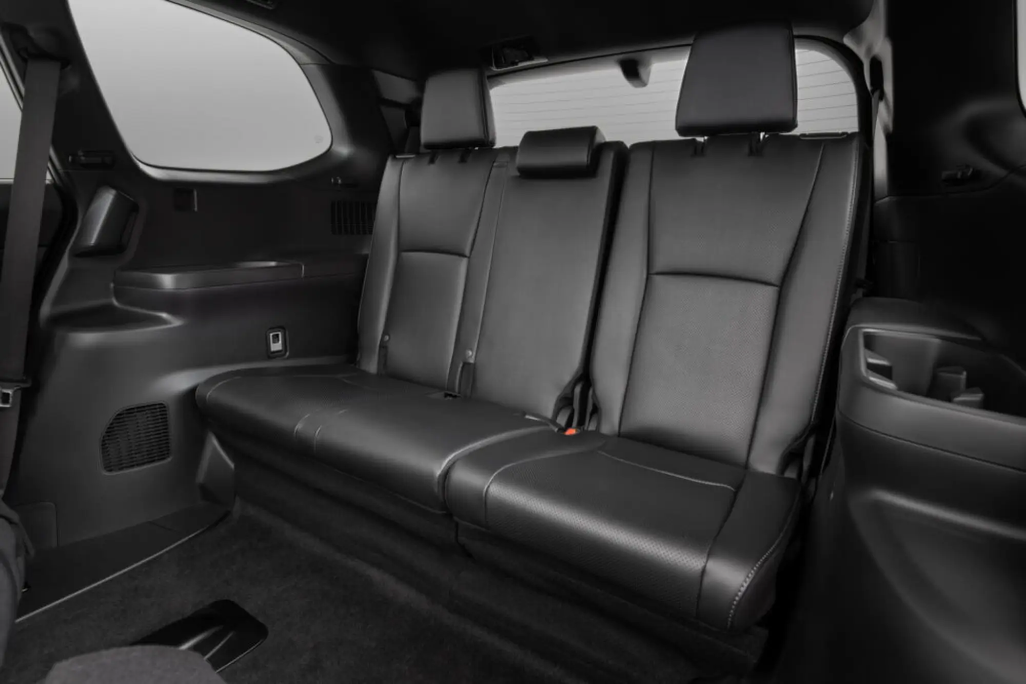 Toyota Grand Highlander - 26