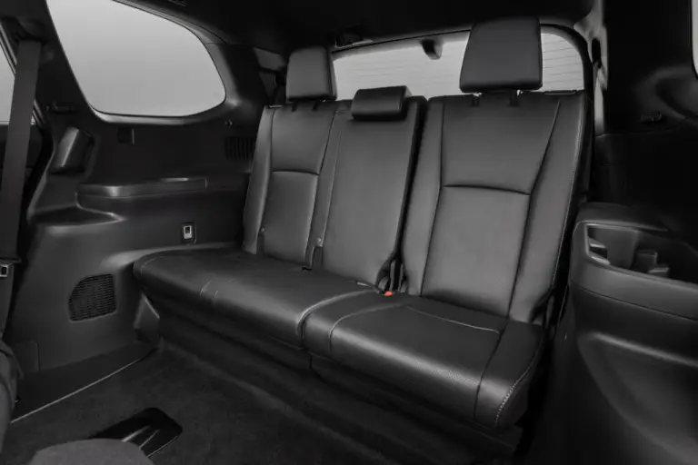 Toyota Grand Highlander - 26