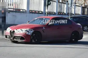 Alfa Romeo Giulia Quadrifoglio 2024 foto spia