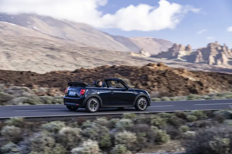 Mini Cooper SE Cabrio - 98