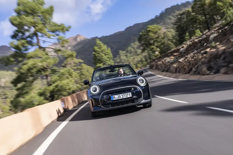 Mini Cooper SE Cabrio - 100