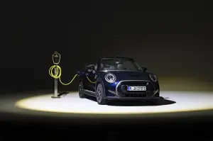 Mini Cooper SE Cabrio - 12