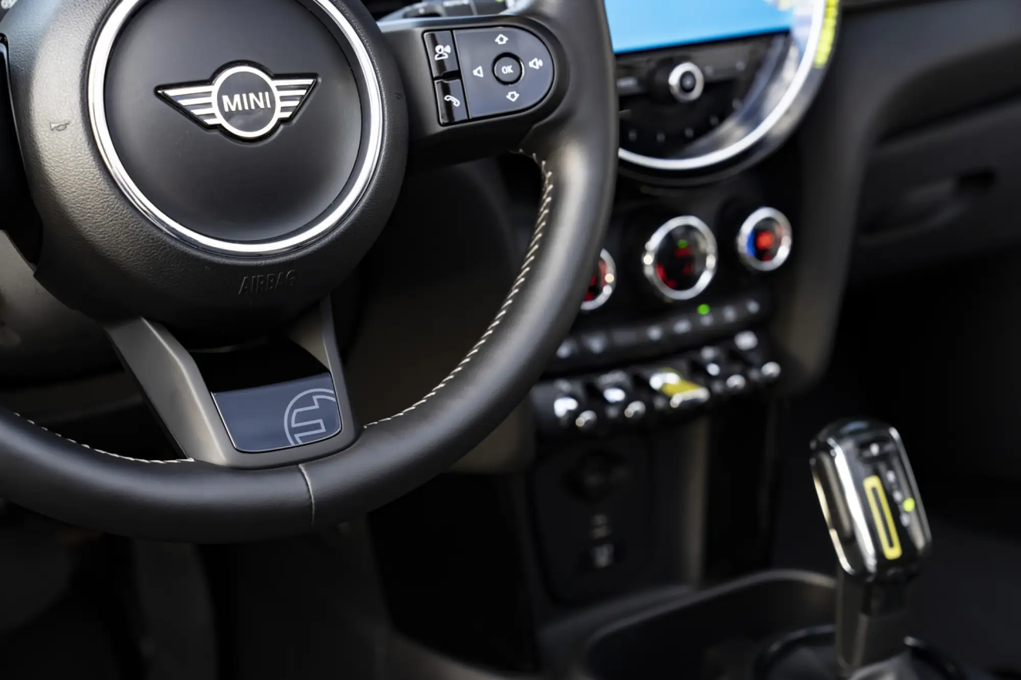 Mini Cooper SE Cabrio - 192