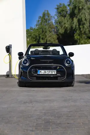 Mini Cooper SE Cabrio - 233