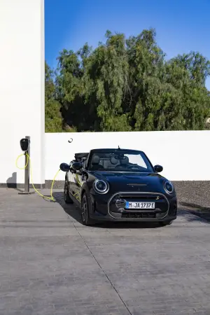 Mini Cooper SE Cabrio - 239