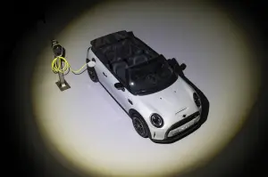 Mini Cooper SE Cabrio - 29