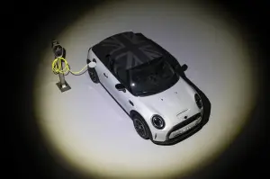 Mini Cooper SE Cabrio - 33