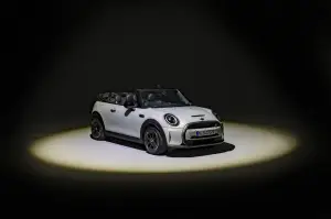 Mini Cooper SE Cabrio - 32