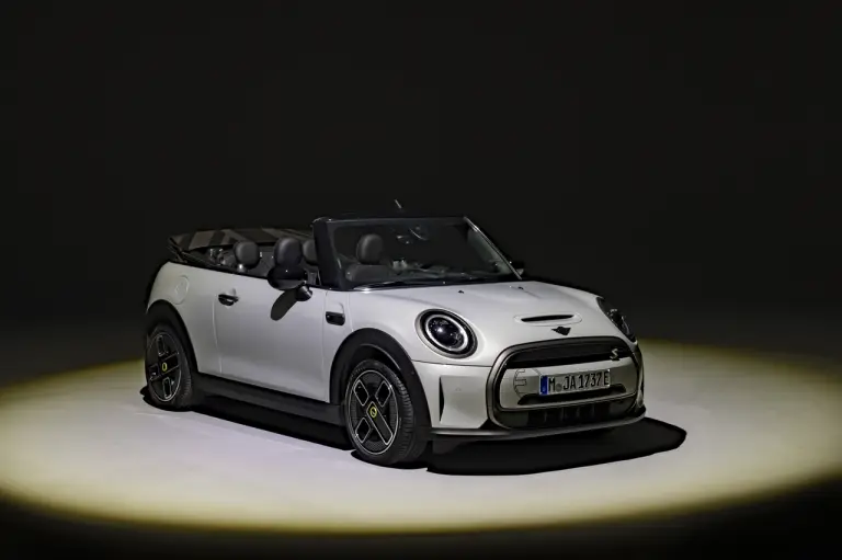 Mini Cooper SE Cabrio - 30