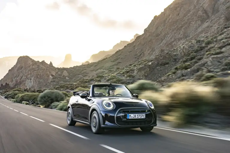 Mini Cooper SE Cabrio - 66