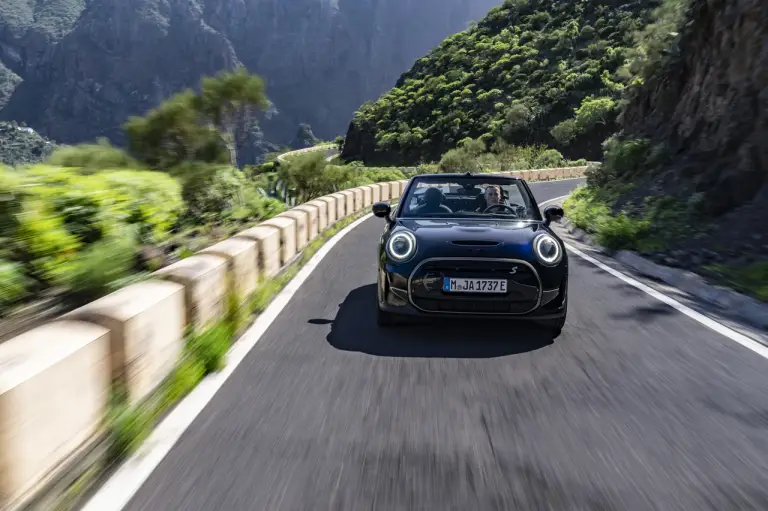 Mini Cooper SE Cabrio - 84