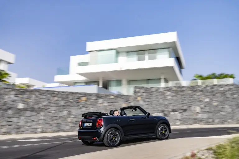 Mini Cooper SE Cabrio - 87