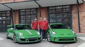 Porsche 911 GT3 Touring 992 in Essmanngreen