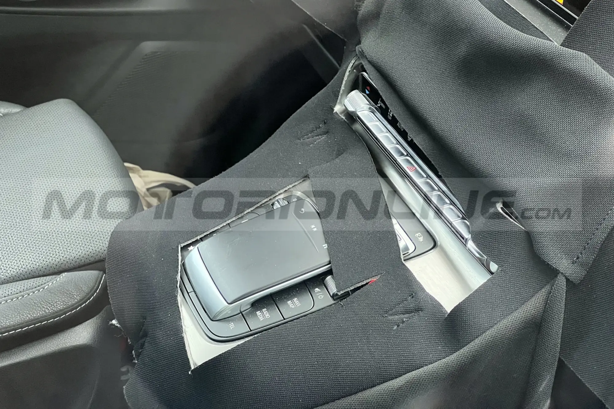 Mercedes Classe V ed EQV restyling - Foto Spia 21-02-2023 - 13