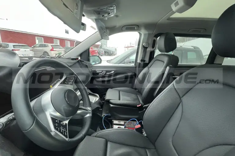 Mercedes Classe V ed EQV restyling - Foto Spia 21-02-2023 - 12