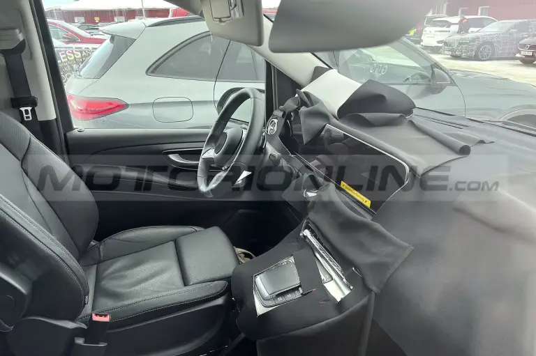 Mercedes Classe V ed EQV restyling - Foto Spia 21-02-2023 - 11