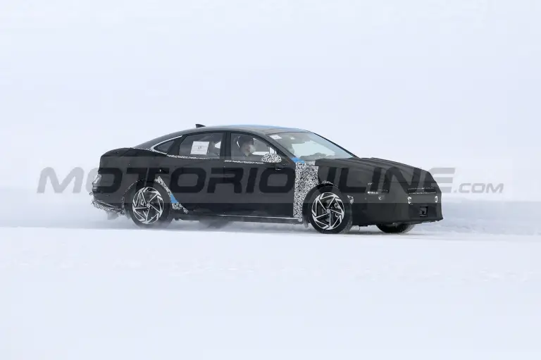 Hyundai Sonata restyling - Foto Spia 21-02-2023 - 1