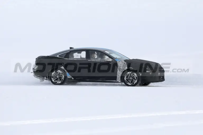 Hyundai Sonata restyling - Foto Spia 21-02-2023 - 2