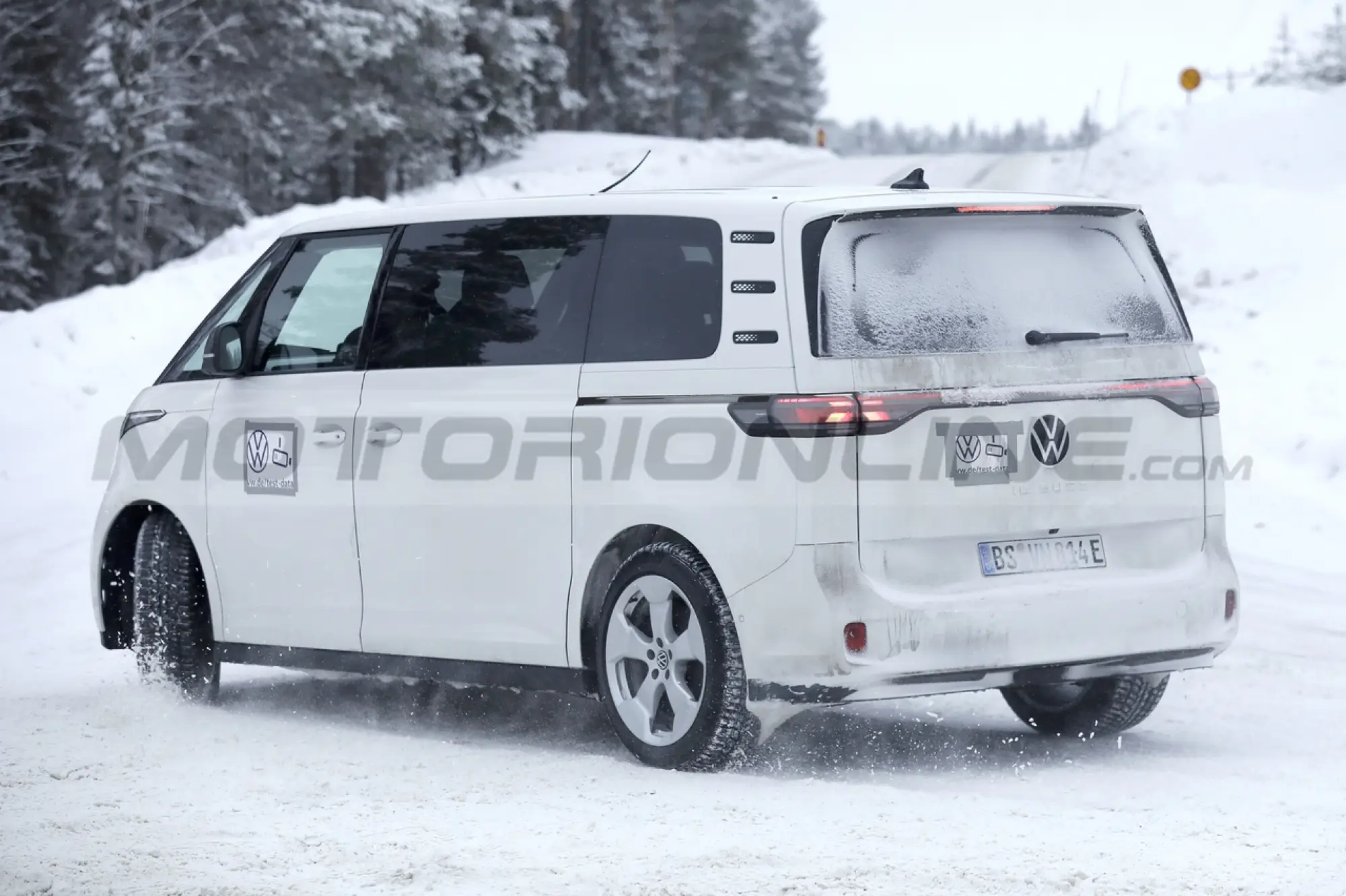 Volkswagen ID. Buzz LWB - Foto Spia 22-02-2023 - 7